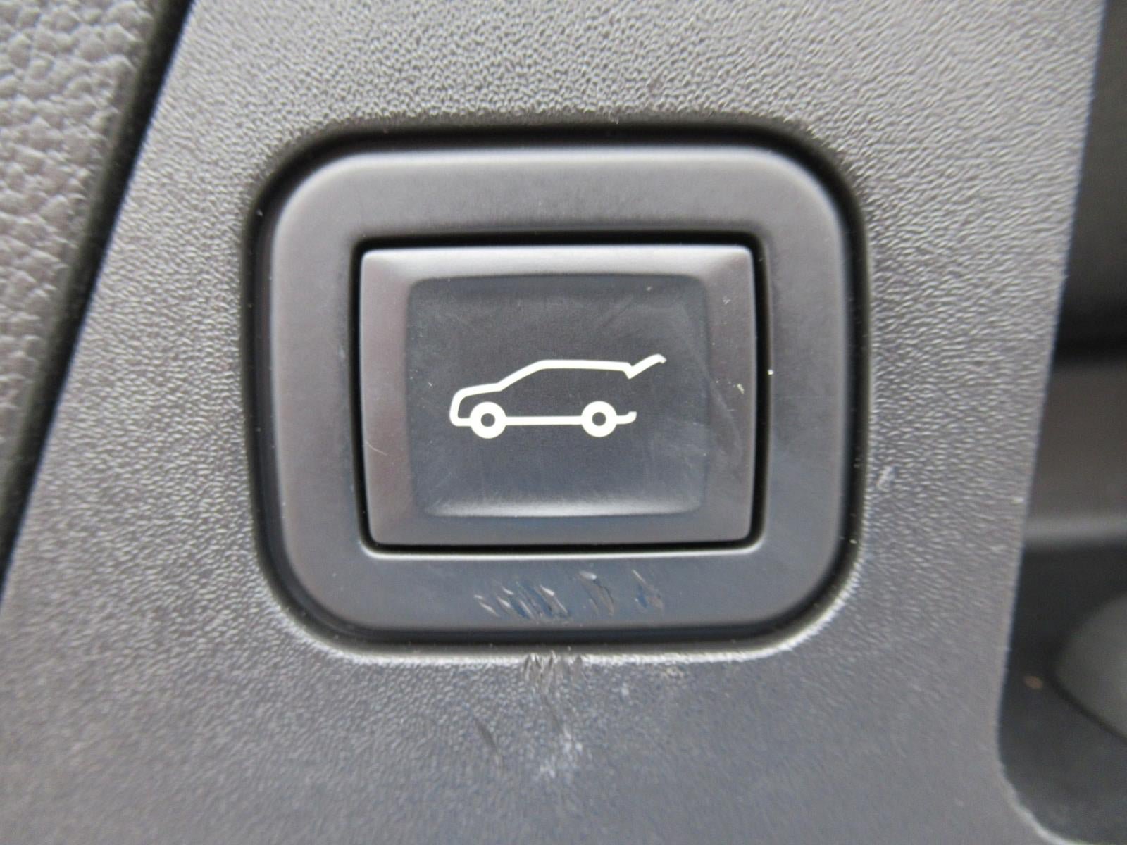 Used 2020 Buick Envision Premium w/ Driver Confidence Package AWD/4WD image 36
