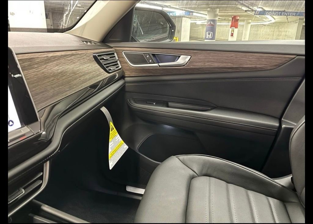 New 2026 Volkswagen Atlas SEL image 32