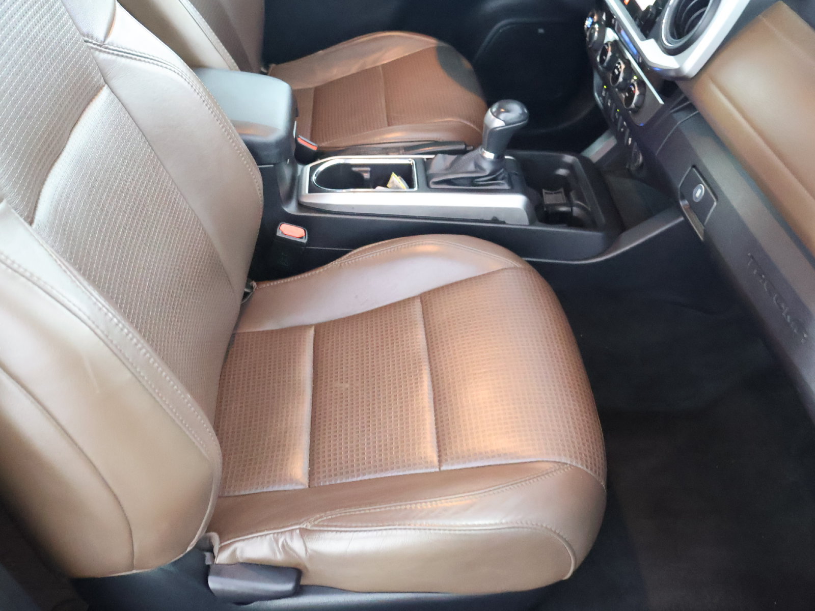 Used 2016 Toyota Tacoma Limited w/ Towing Package AWD/4WD image 50