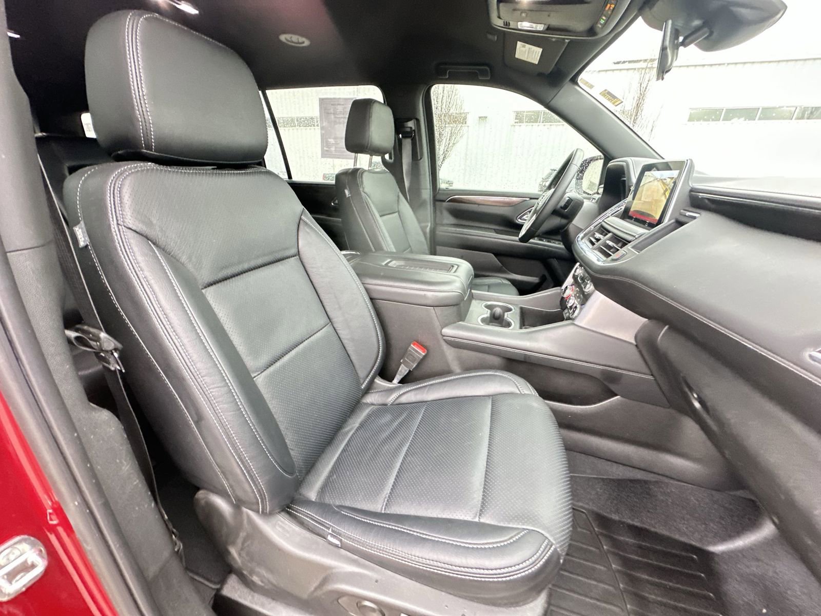 Used 2023 GMC Yukon XL SLE AWD/4WD image 28