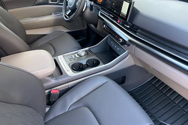 New 2026 Kia Carnival LXS FWD image 18