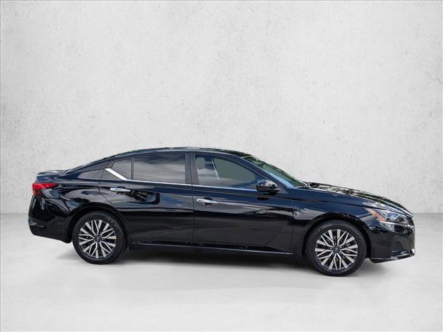 Used 2024 Nissan Altima 2.5 SV w/ SV Premium Package FWD video 4