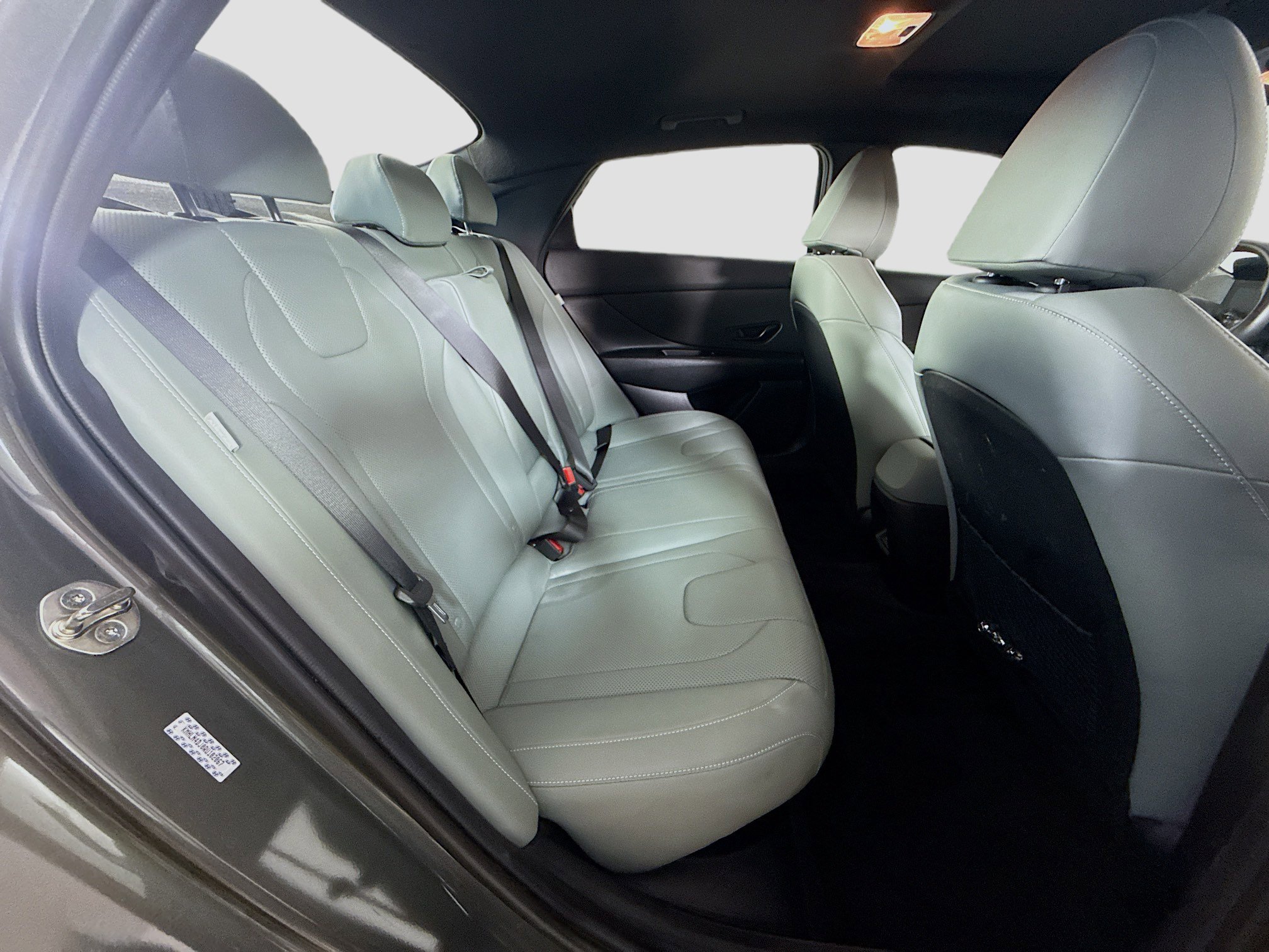 Used 2024 Hyundai Elantra Limited image 27