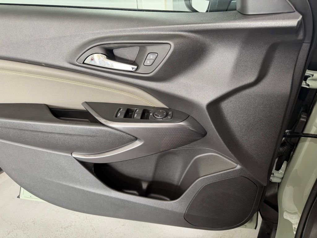 New 2026 Chevrolet Trax ACTIV w/ Driver Confidence Package FWD image 9