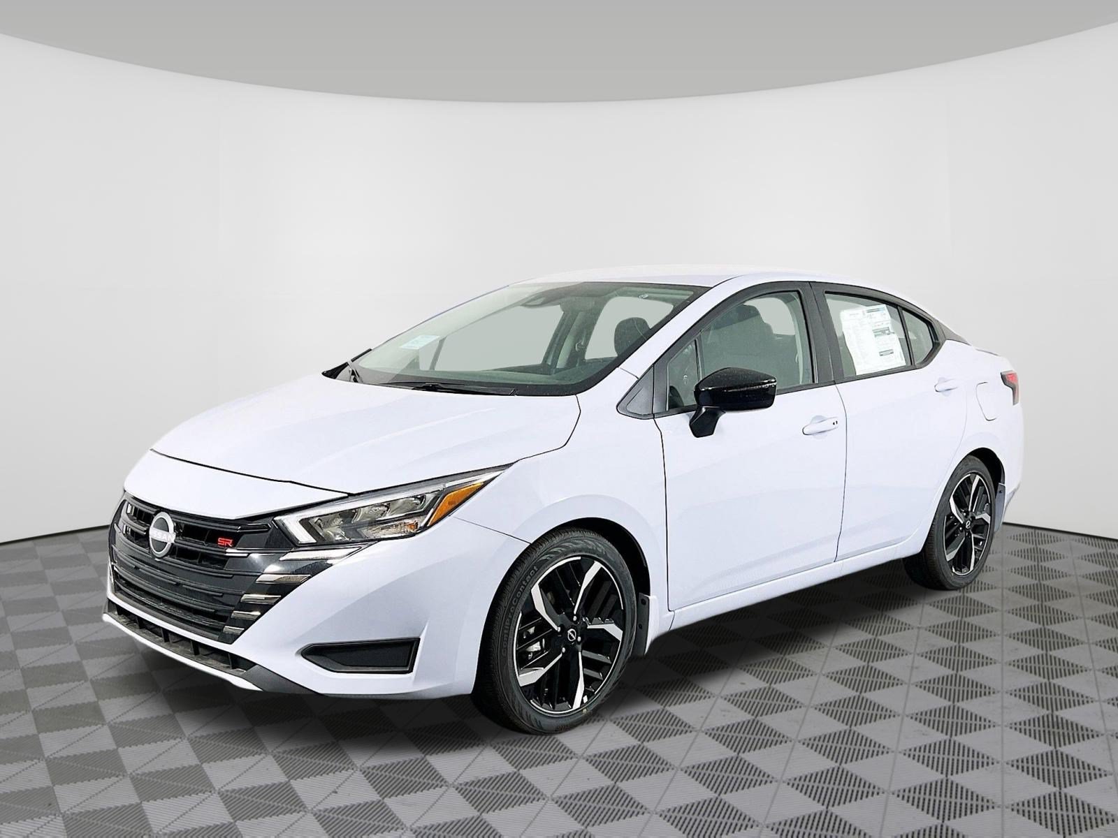 New 2025 Nissan Versa SR w/ Trunk Package FWD image 2