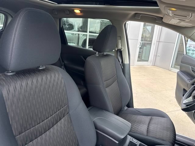 Used 2017 Nissan Rogue SV w/ HEV Premium Package AWD/4WD image 31