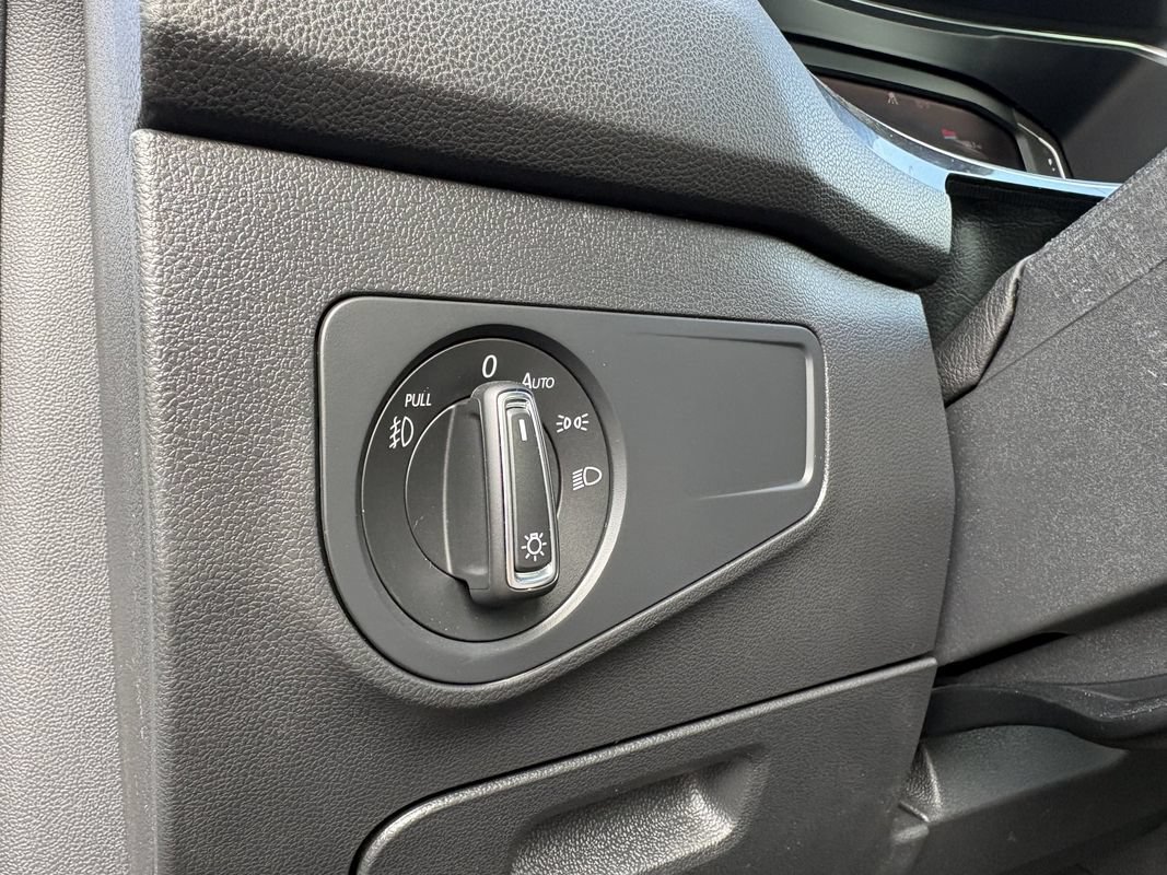 Used 2019 Volkswagen Tiguan SEL AWD/4WD image 31
