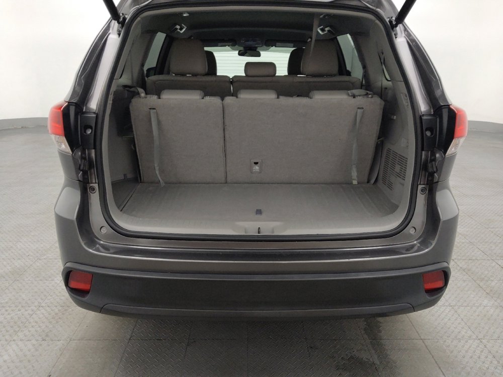 Used 2018 Toyota Highlander Plus FWD image 29