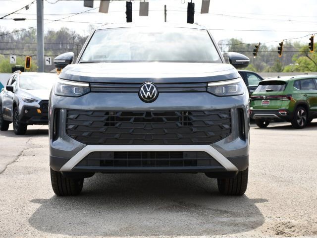 New 2026 Volkswagen Tiguan SE AWD/4WD image 2