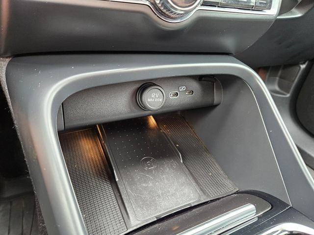 Certified 2023 Volvo XC40 Recharge Plus w/ Protection Package Premier AWD/4WD image 25
