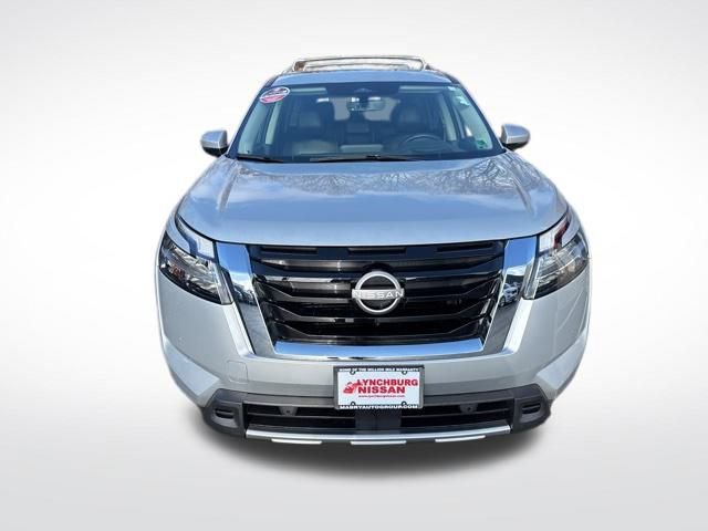 Used 2024 Nissan Pathfinder Platinum w/ Cargo Package image 8