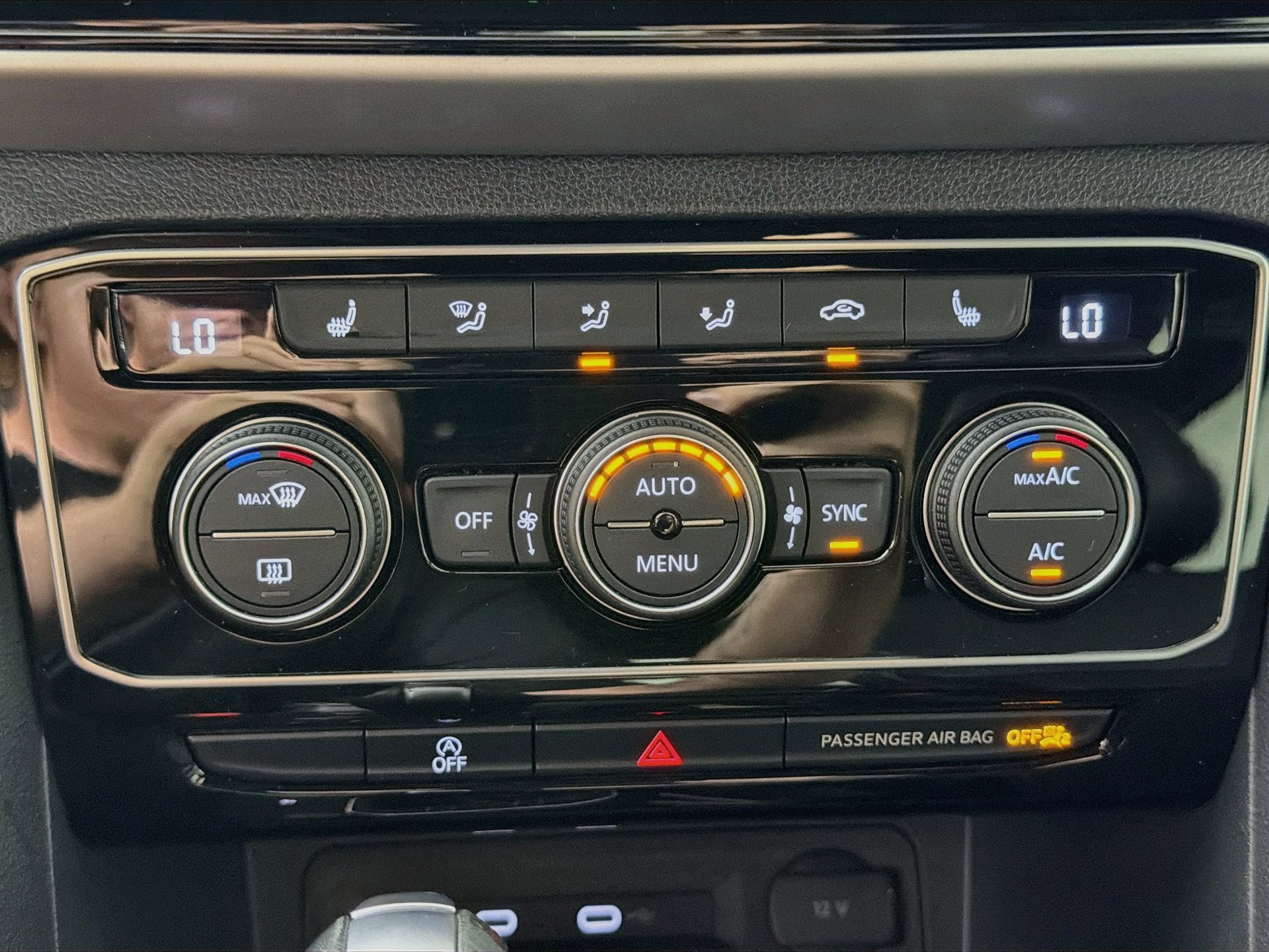 Certified 2023 Volkswagen Atlas Cross Sport SE FWD image 15