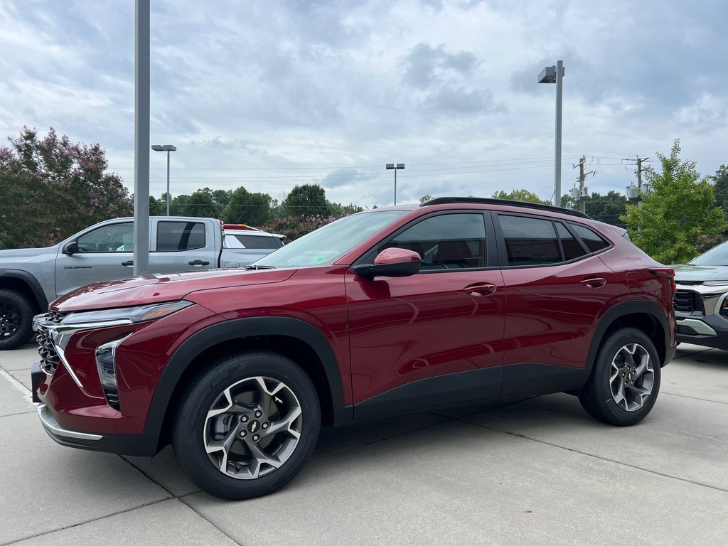 New 2025 Chevrolet Trax LT w/ Driver Confidence Package