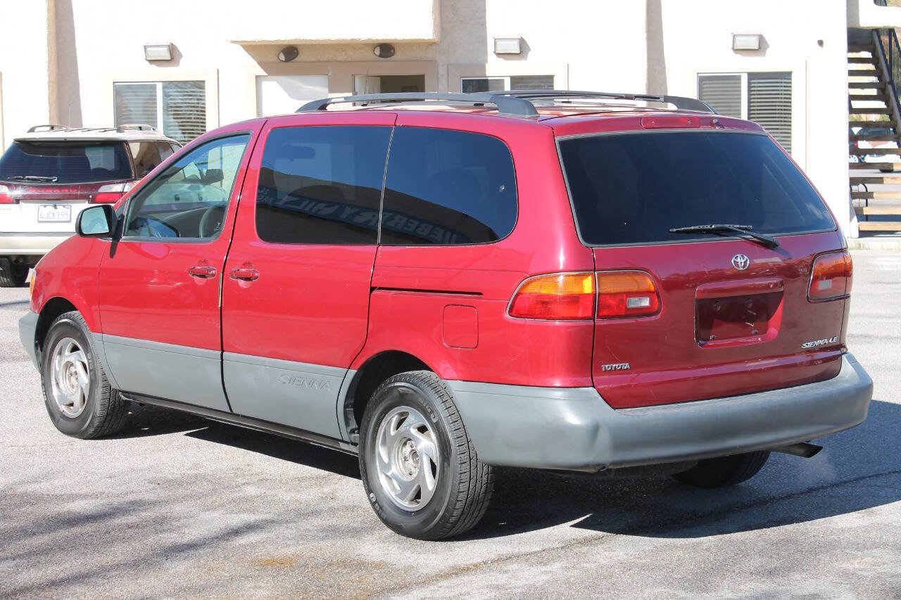 Used 1998 Toyota Sienna LE image 6