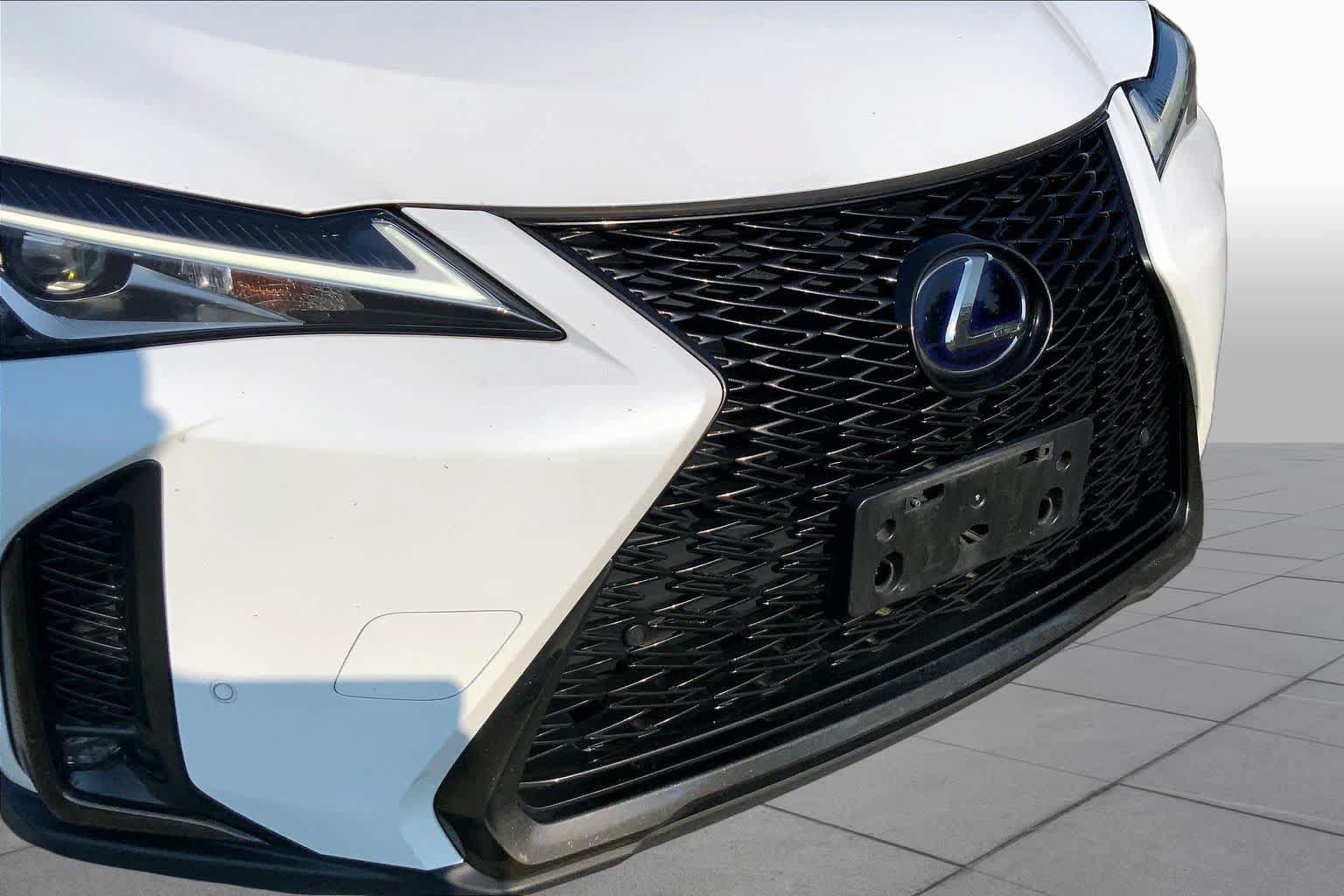 Used 2019 Lexus UX 250h F Sport AWD/4WD image 30