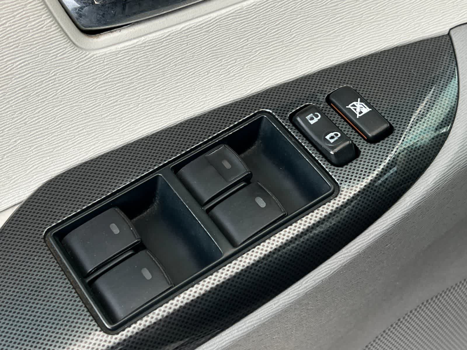 Used 2014 Toyota Sienna SE FWD image 14