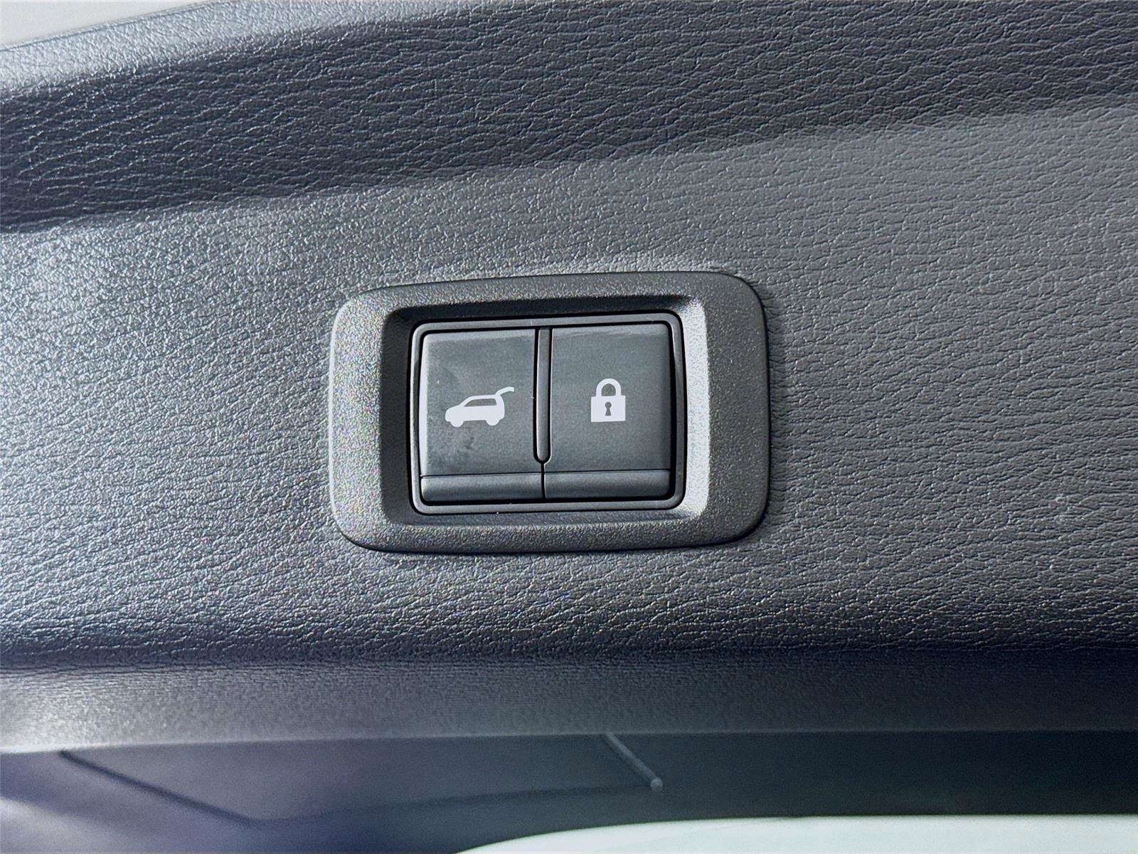 Used 2024 Mitsubishi Outlander SE image 21