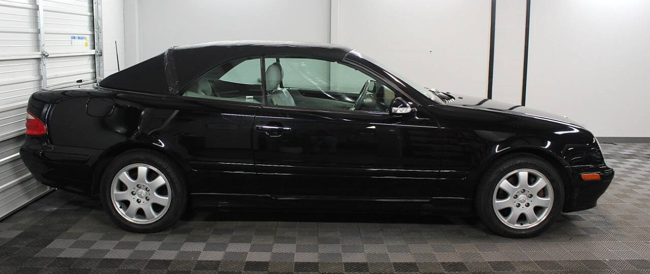 Used 2001 Mercedes-Benz CLK 320 Cabriolet image 3