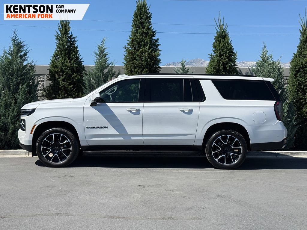 Used 2025 Chevrolet Suburban RST w/ RST Capability Package AWD/4WD image 4