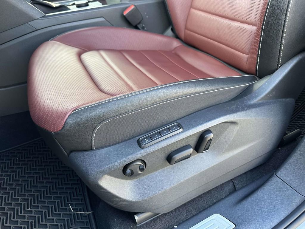 Used 2023 Volkswagen Atlas Cross Sport SEL Premium R-Line image 18