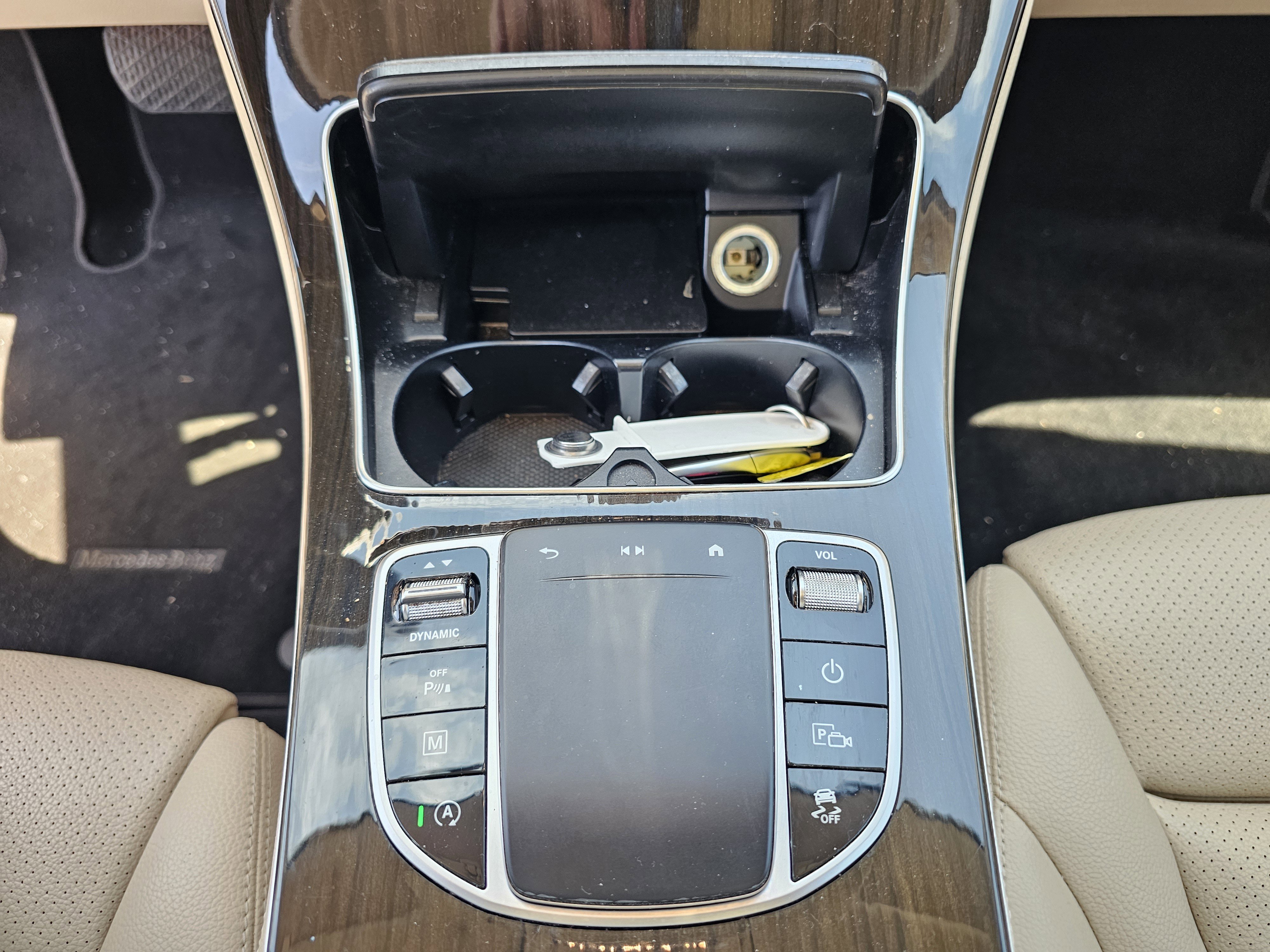Used 2020 Mercedes-Benz GLC 300 image 23