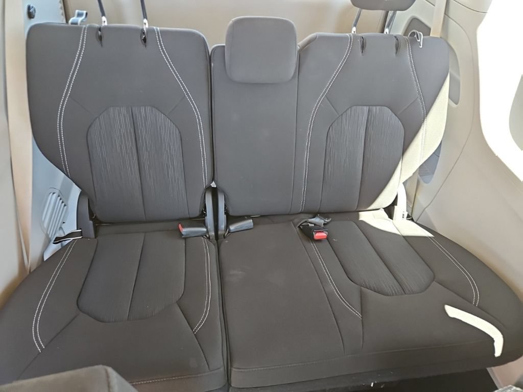Used 2024 Chrysler Voyager LX FWD image 29