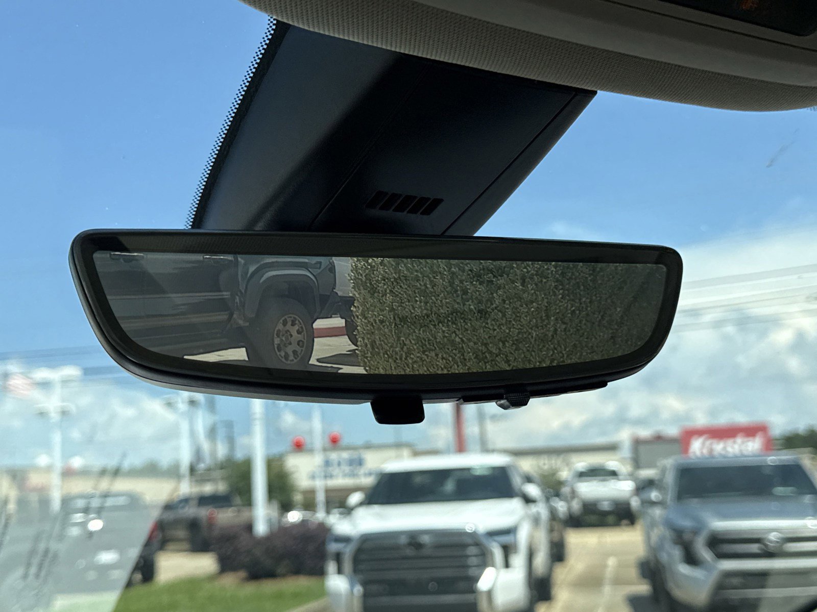 Used 2022 GMC Acadia Denali w/ Denali Technology Package image 30