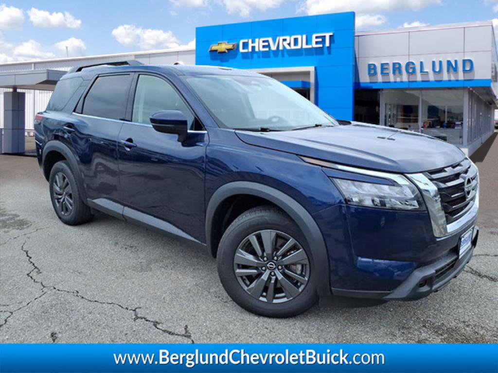 Used 2024 Nissan Pathfinder SV image 1