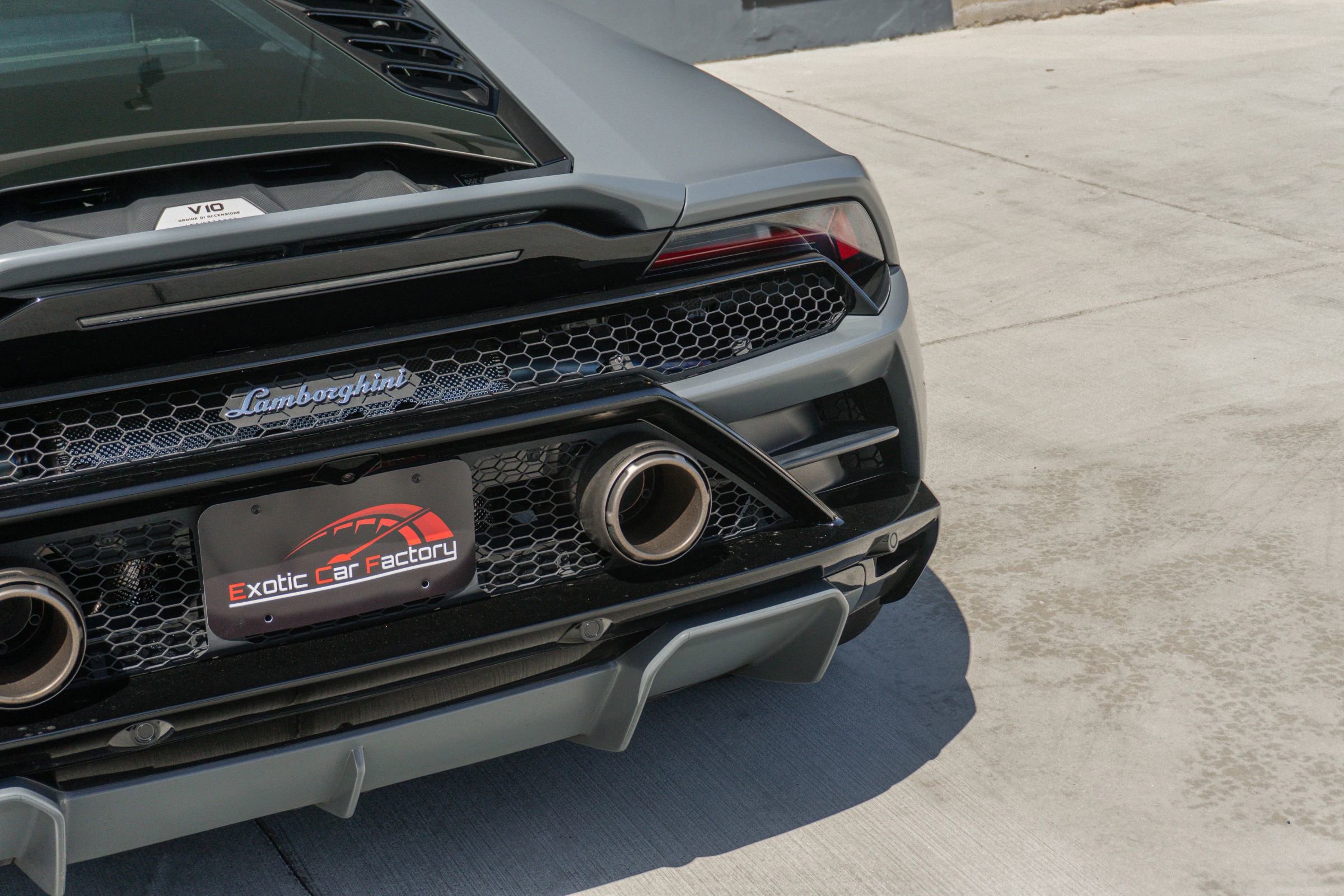 Used 2022 Lamborghini Huracan EVO RWD image 42