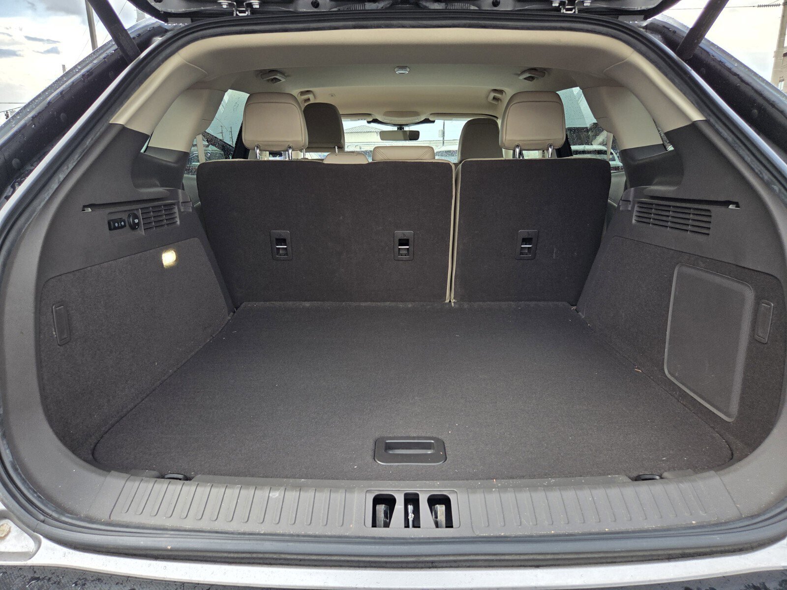 Used 2023 Lincoln Nautilus FWD w/ Premium Package image 32