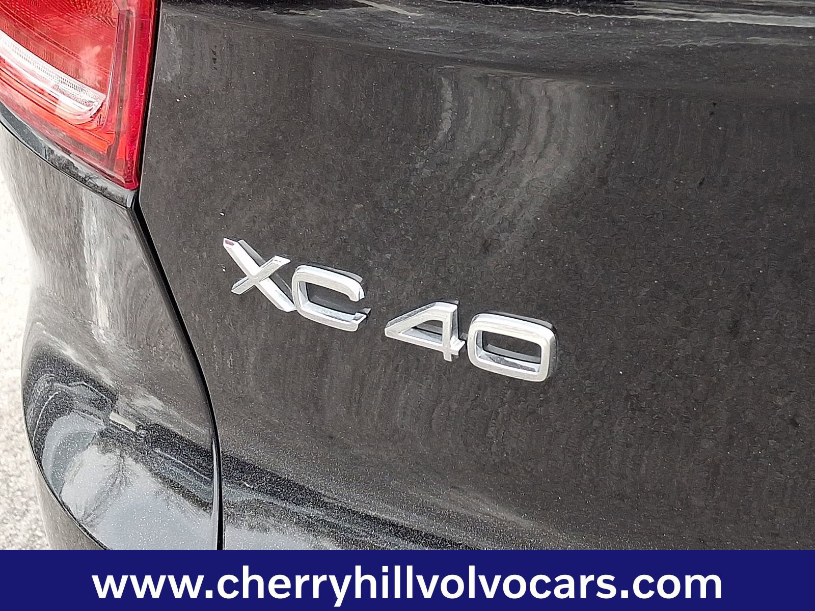 Certified 2025 Volvo XC40 B5 Ultra w/ Climate Package image 31