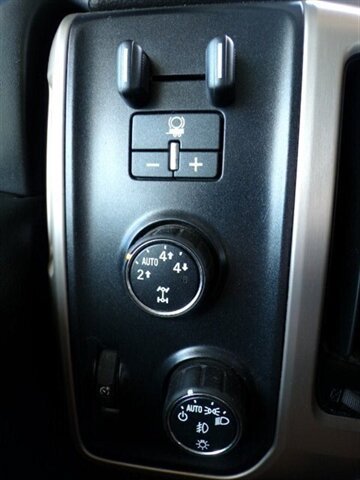 Used 2015 GMC Sierra 1500 Denali w/ Driver Alert Package AWD/4WD image 39