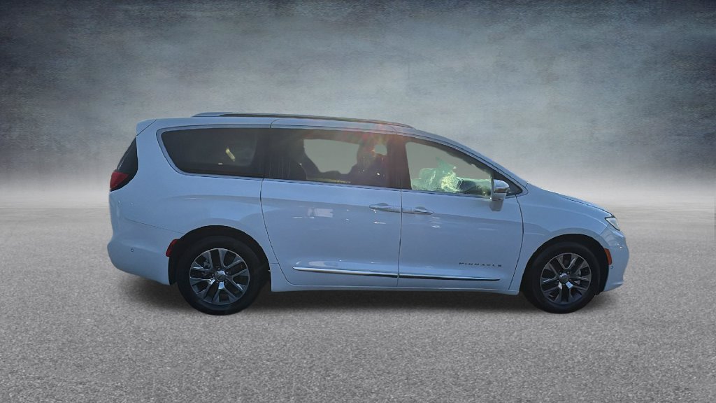 Used 2024 Chrysler Pacifica Pinnacle FWD image 35