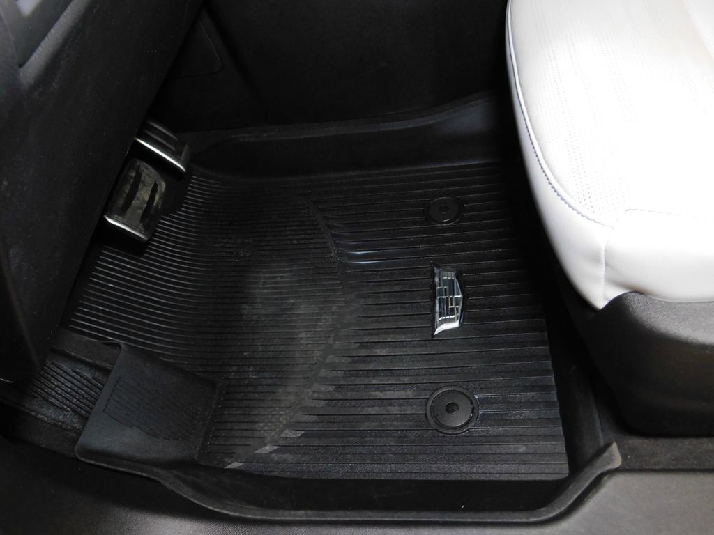 Used 2024 Cadillac XT4 Sport image 30