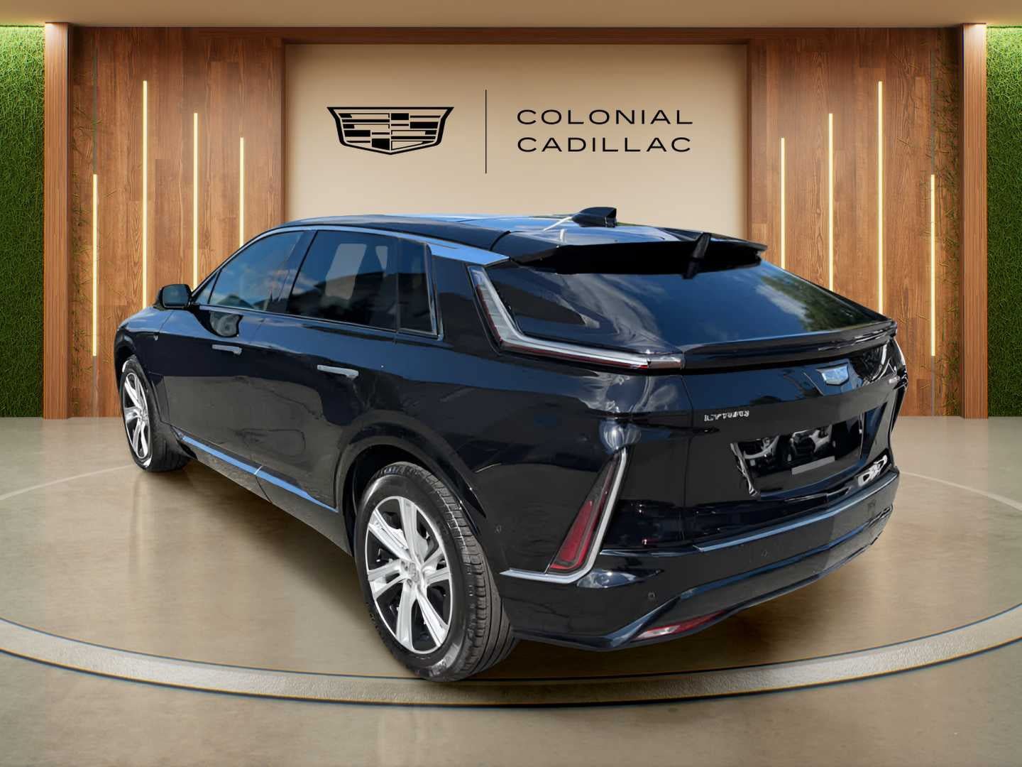 Used 2024 Cadillac Lyriq Tech w/ Driver Assist Package AWD/4WD image 4
