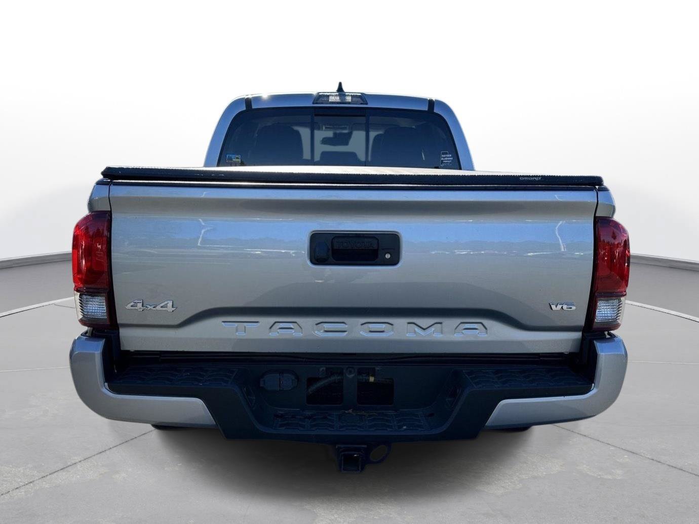 Certified 2022 Toyota Tacoma SR5 w/ Technology Package AWD/4WD image 7