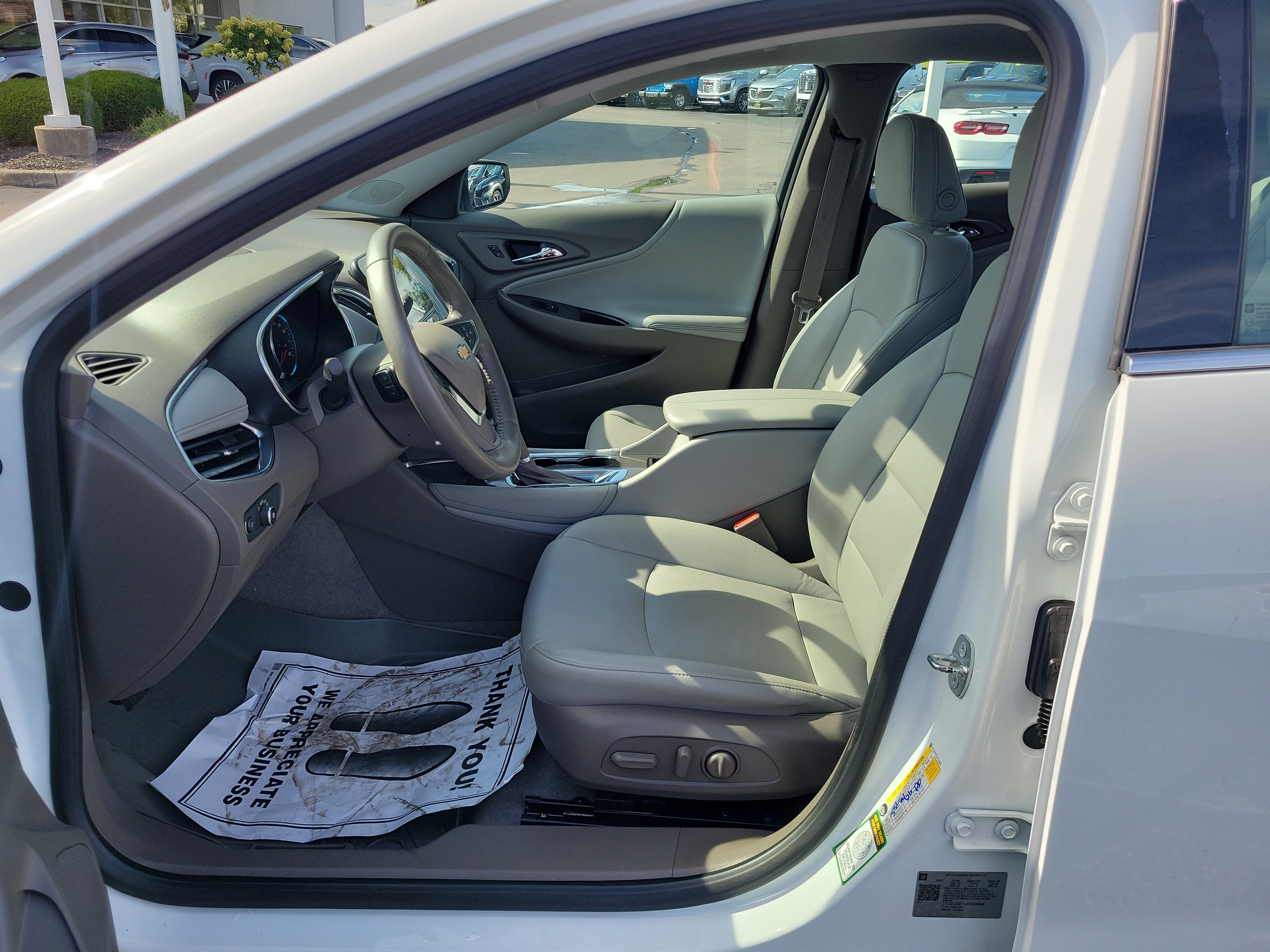 Used 2018 Chevrolet Malibu LT w/ Leather Package FWD image 15
