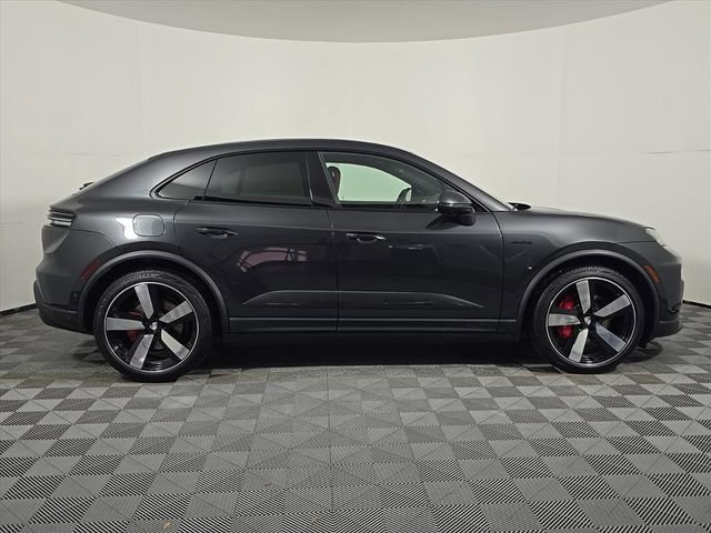 Certified 2025 Porsche Macan 4S Electric AWD/4WD image 8