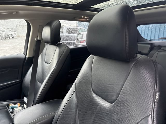 Used 2017 Ford Edge Titanium w/ Equipment Group 301A AWD/4WD image 9