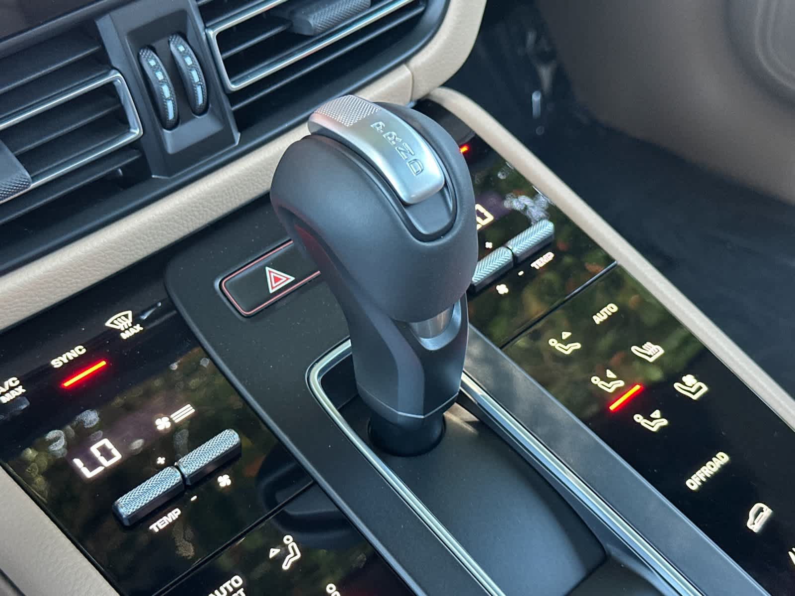 New 2026 Porsche Macan AWD/4WD image 25