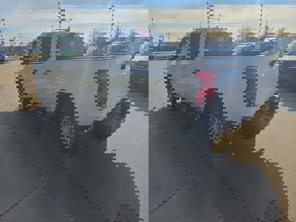 Used 2024 Chevrolet Colorado W/T w/ Safety Package image 6