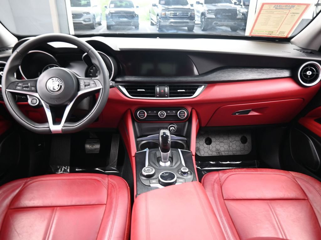Used 2019 Alfa Romeo Stelvio w/ Nero Edizione image 34