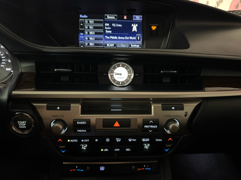 Used 2016 Lexus ES 350 w/ Luxury Package w/Wood Trim FWD image 25