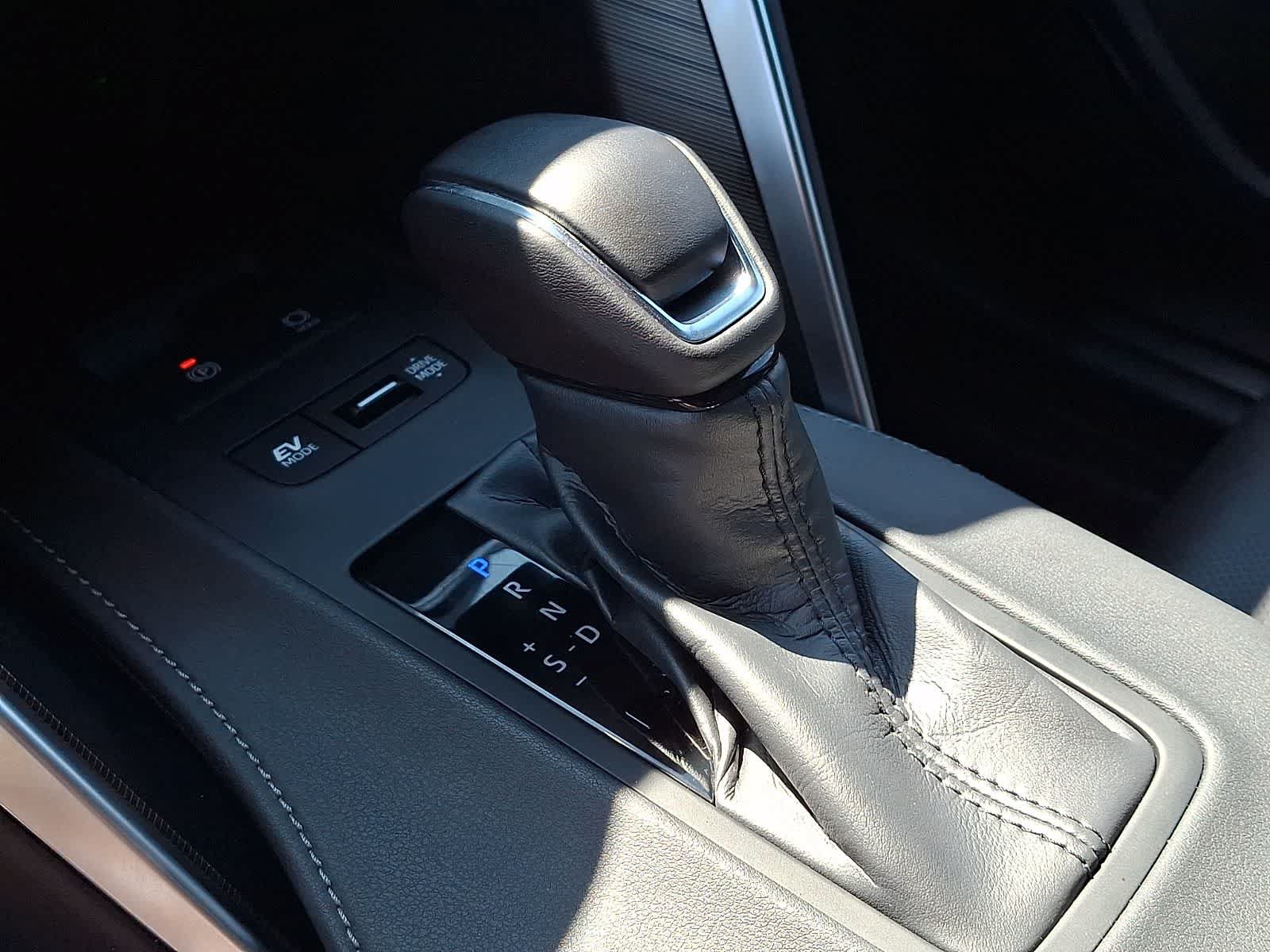 Certified 2023 Toyota Venza Limited AWD/4WD image 18