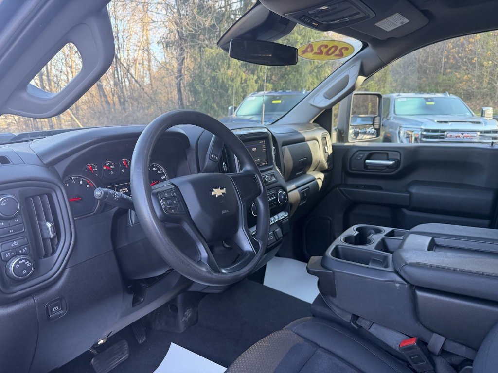 Used 2024 Chevrolet Silverado 2500 Custom image 13