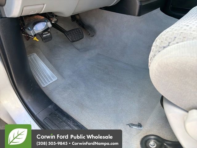 Used 2010 Toyota Tundra 4x4 CrewMax image 26