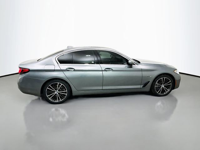 Used 2023 BMW 530e xDrive w/ Premium Package image 10