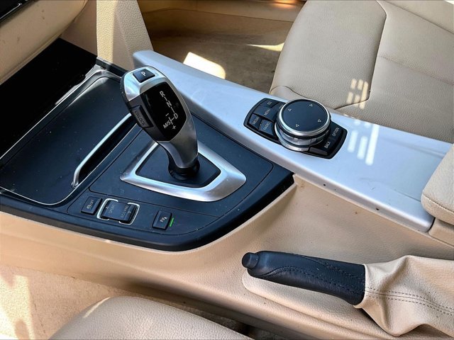 Used 2016 BMW 320i Sedan RWD image 15