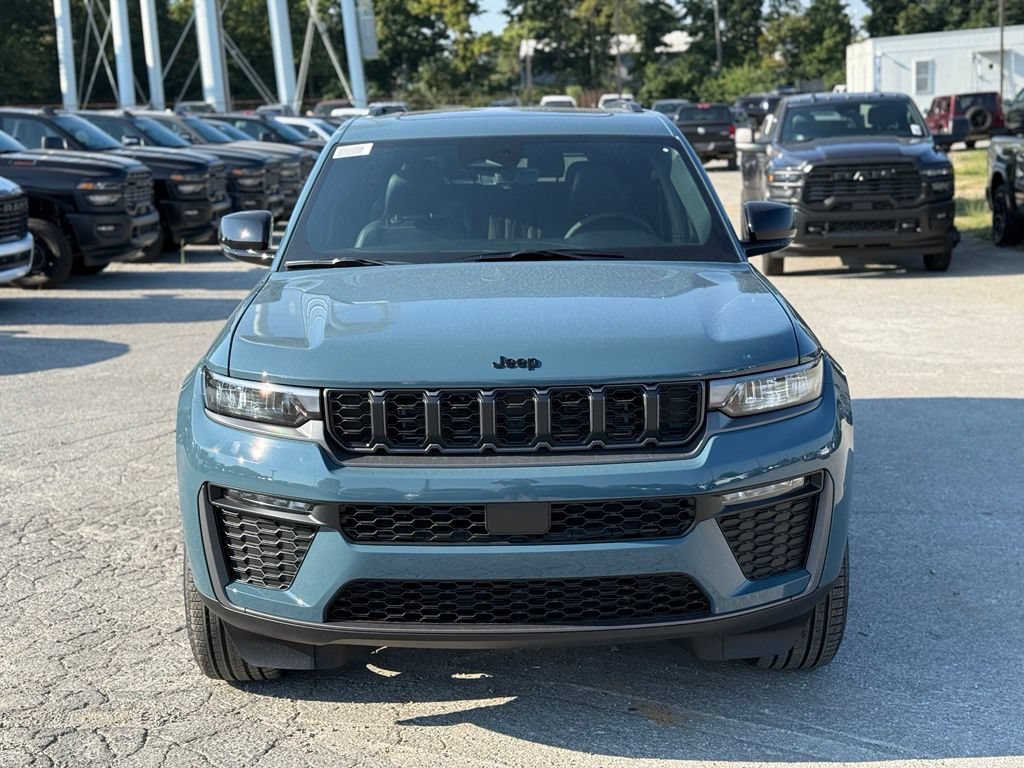New 2027 Jeep Grand Cherokee L Limited w/ Limited Altitude Package AWD/4WD image 3