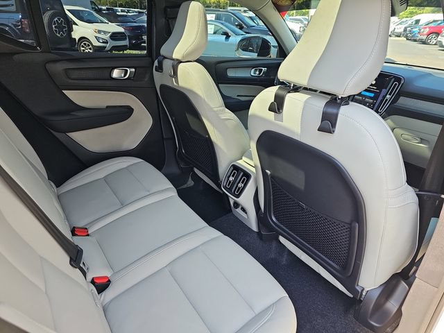 Used 2025 Volvo XC40 B5 Plus w/ Protection Package Premier AWD/4WD image 11